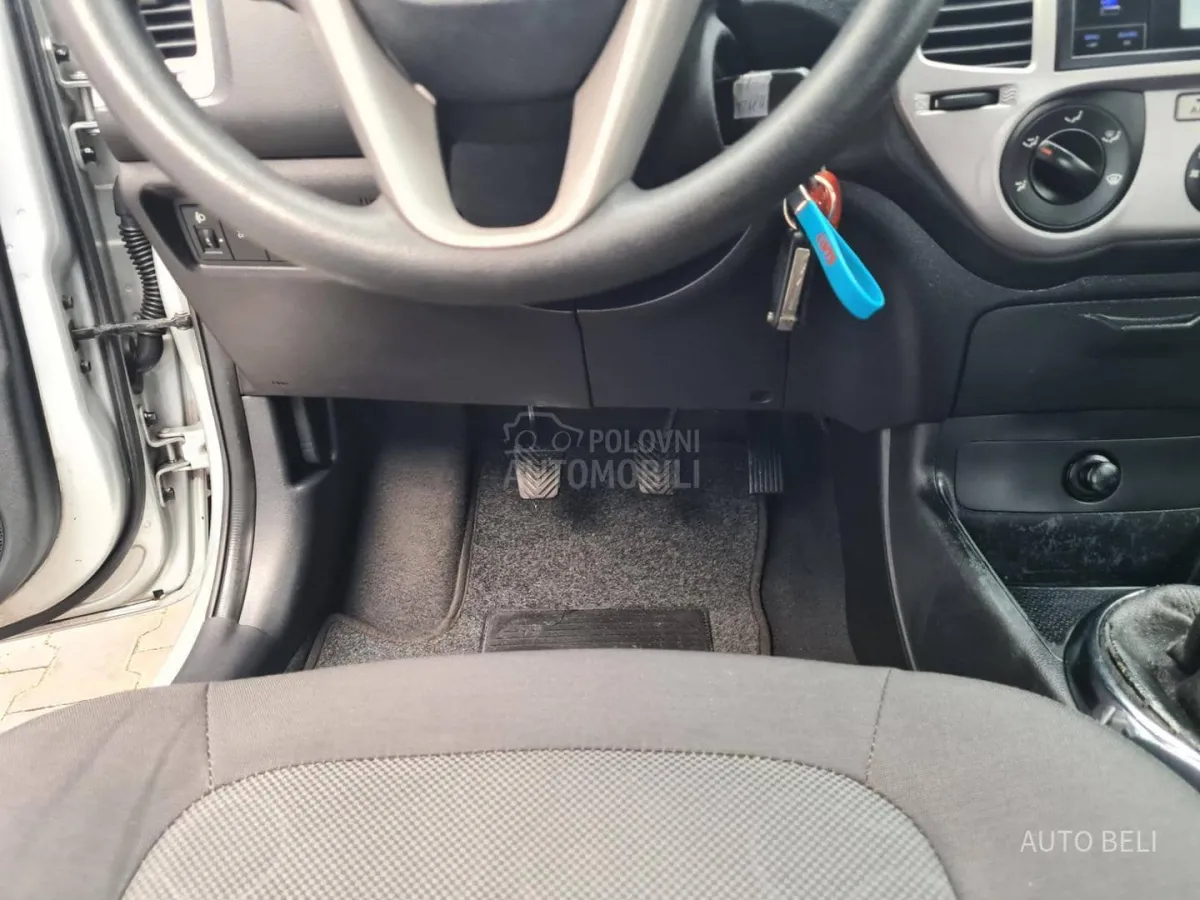 Hyundai i20 1.4 crdi (2011) - slika 33