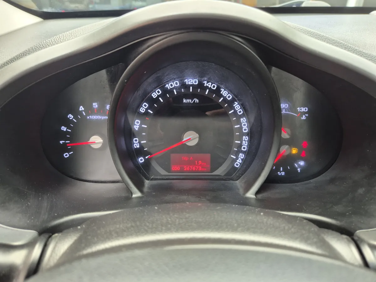 Kia Sportage 1.7 crdi (2012) - slika 38