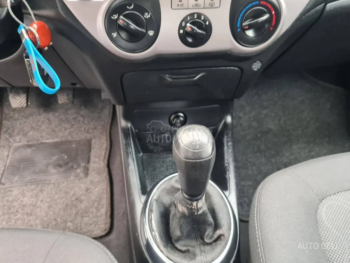 Hyundai i20 1.4 crdi (2011) - slika 30