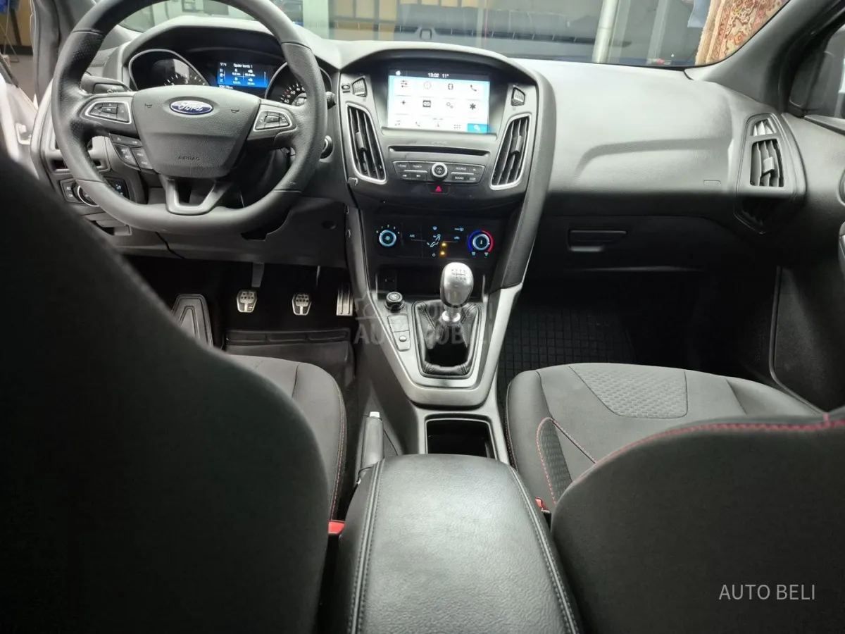 Ford Focus 1.5 ST-Line (2017) - slika 39