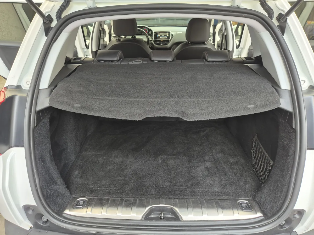 Peugeot 2008 1.6 e HDI ULLERE (2016) - slika 18