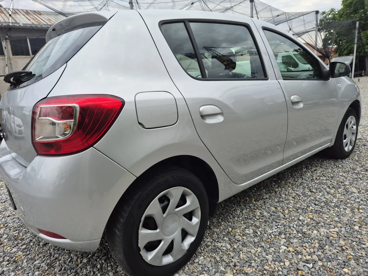 Dacia Sandero 1.5 DCI (2014) - slika 10