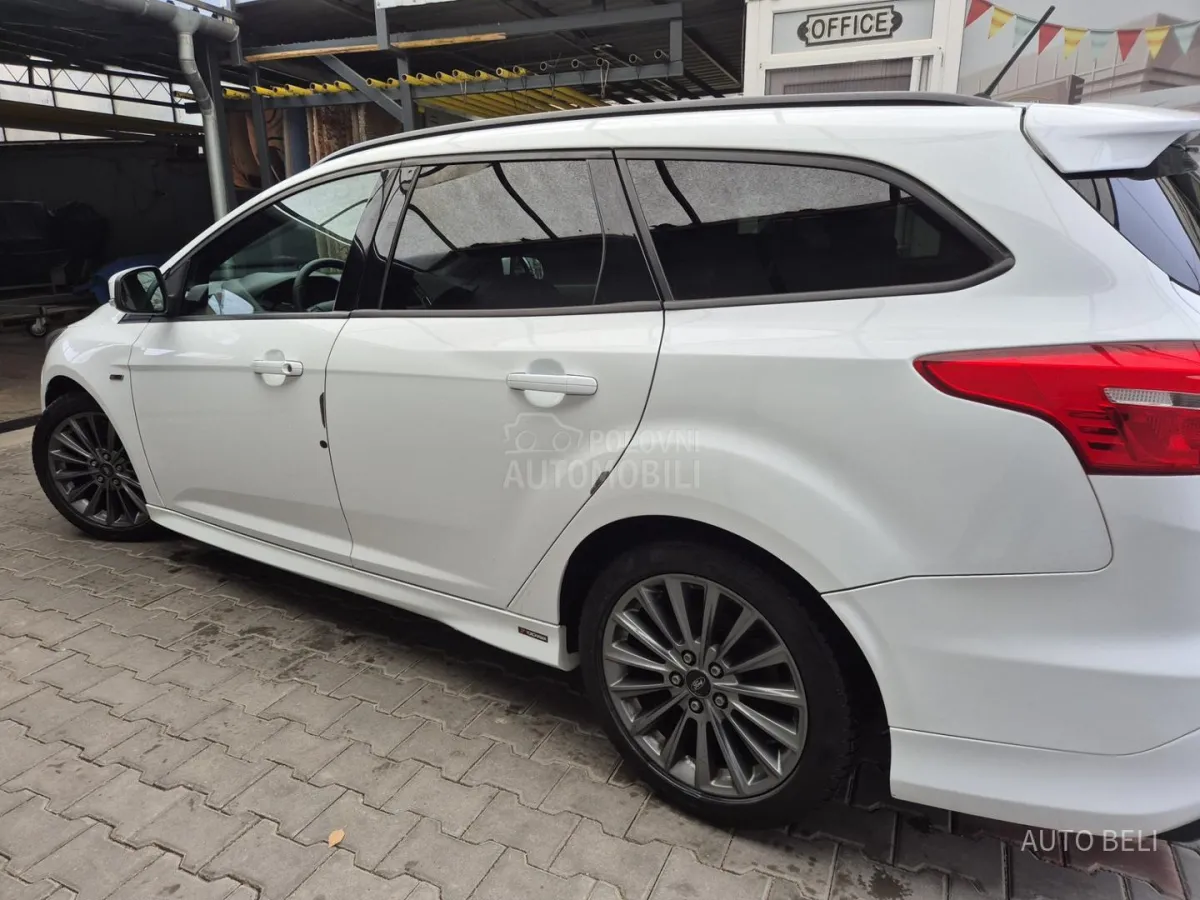 Ford Focus 1.5 ST-Line (2017) - slika 10
