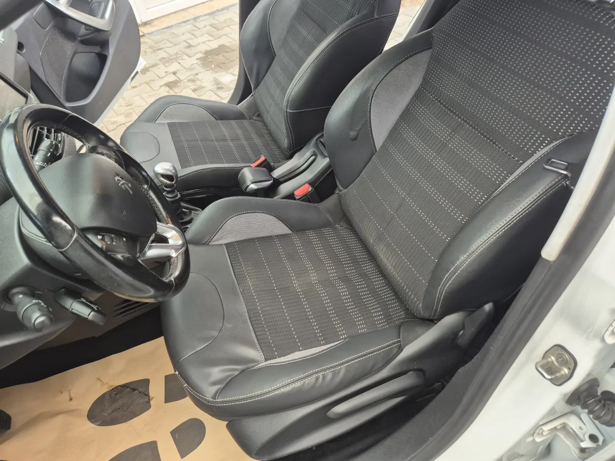 Peugeot 2008 1.6 e HDI ULLERE (2016) - slika 14