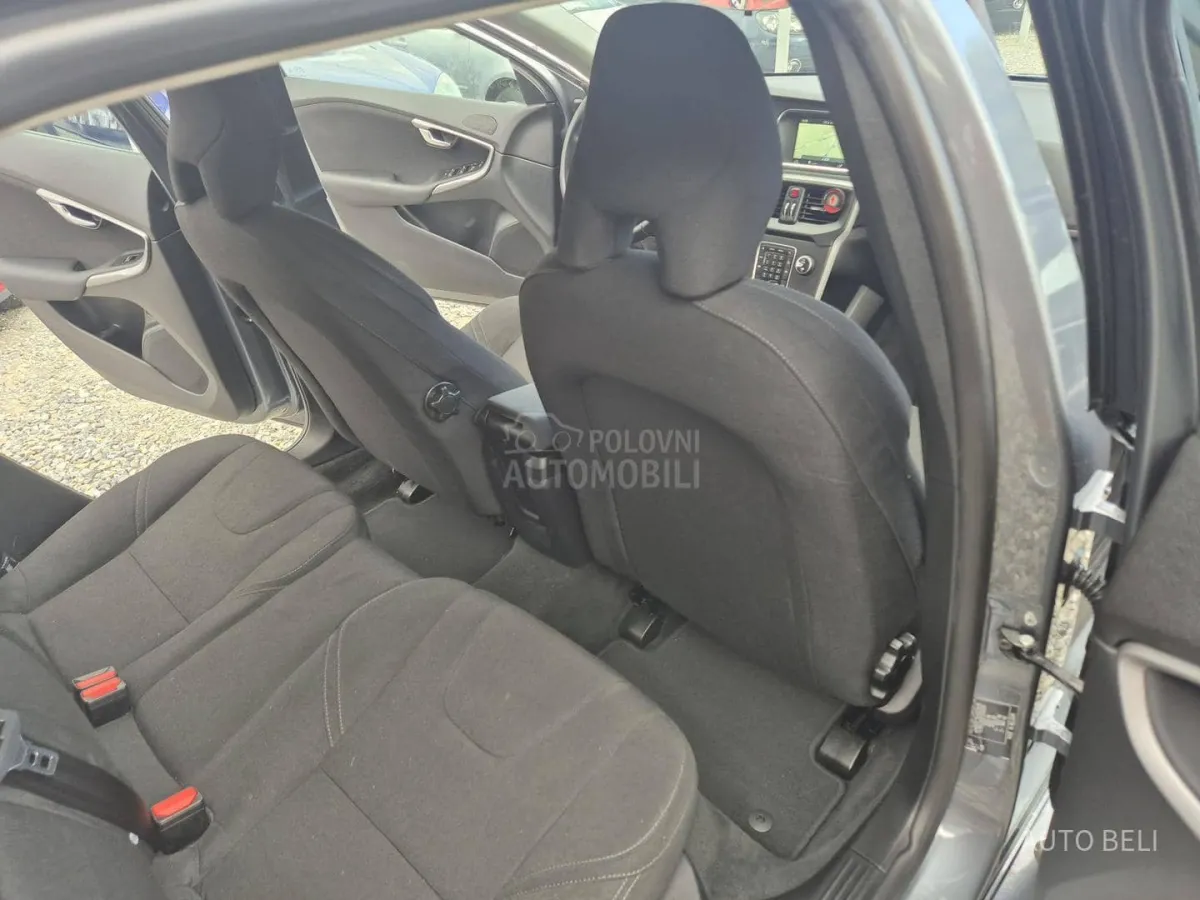 Volvo V40 2.0 d3 (2015) - slika 20