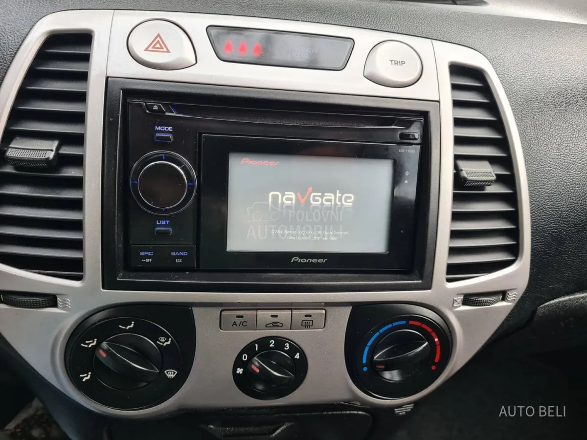 Hyundai i20 1.4 crdi (2011) - slika 31