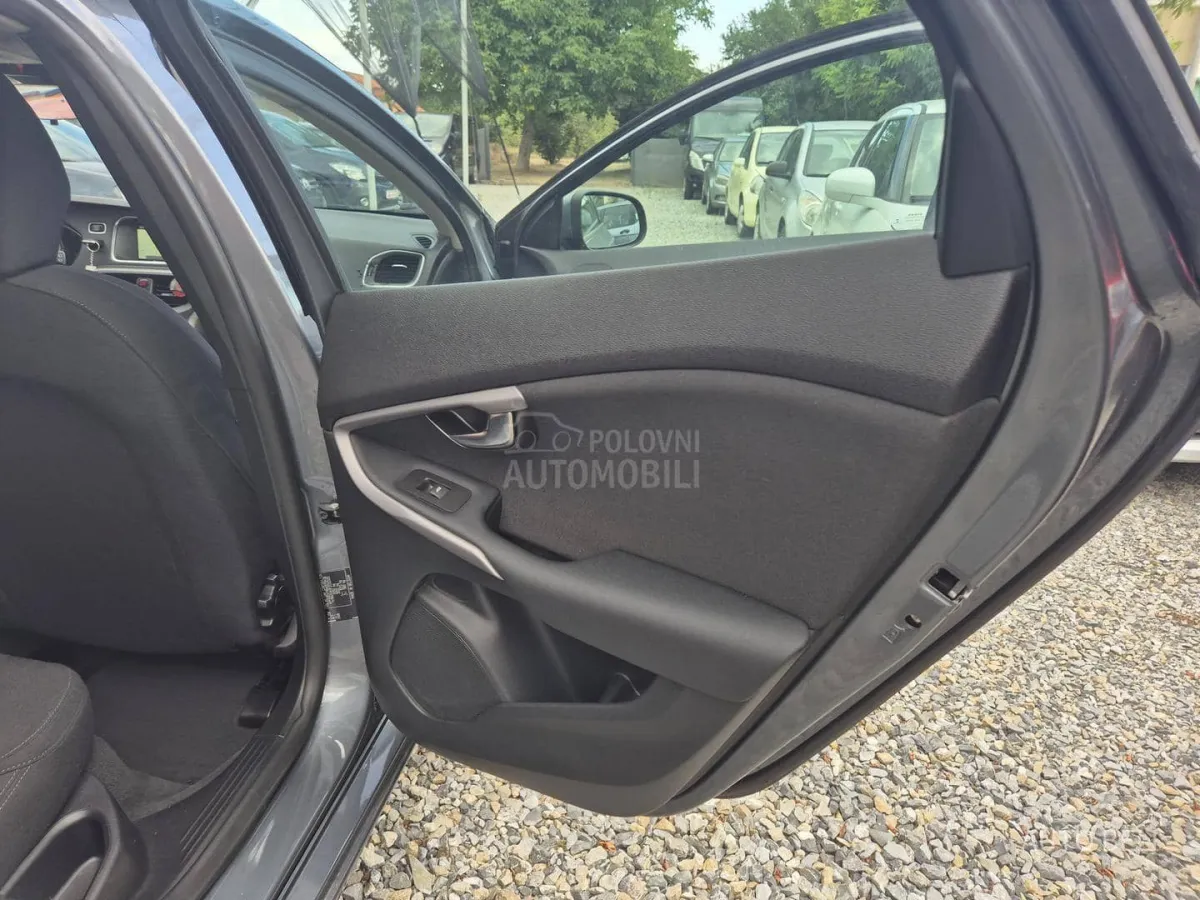 Volvo V40 2.0 d3 (2015) - slika 19