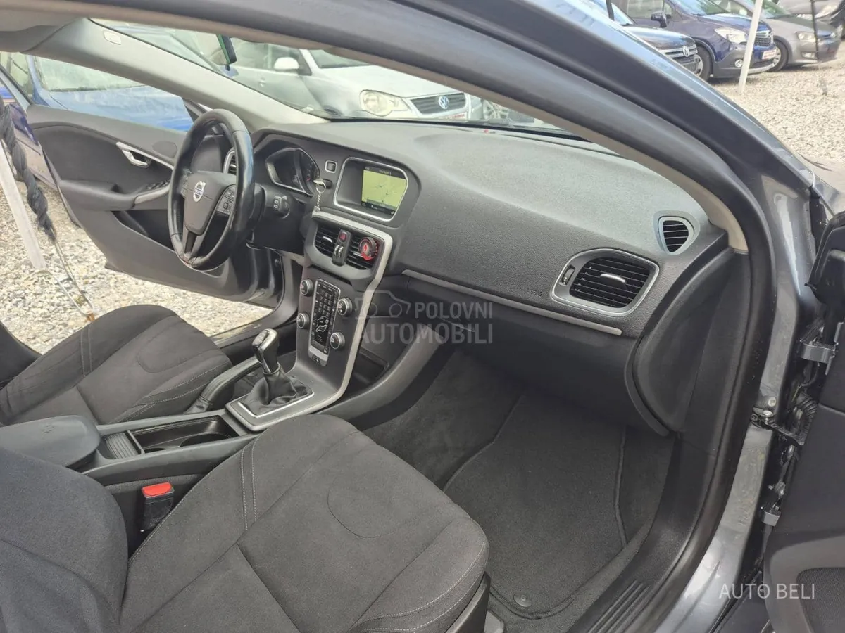 Volvo V40 2.0 d3 (2015) - slika 23