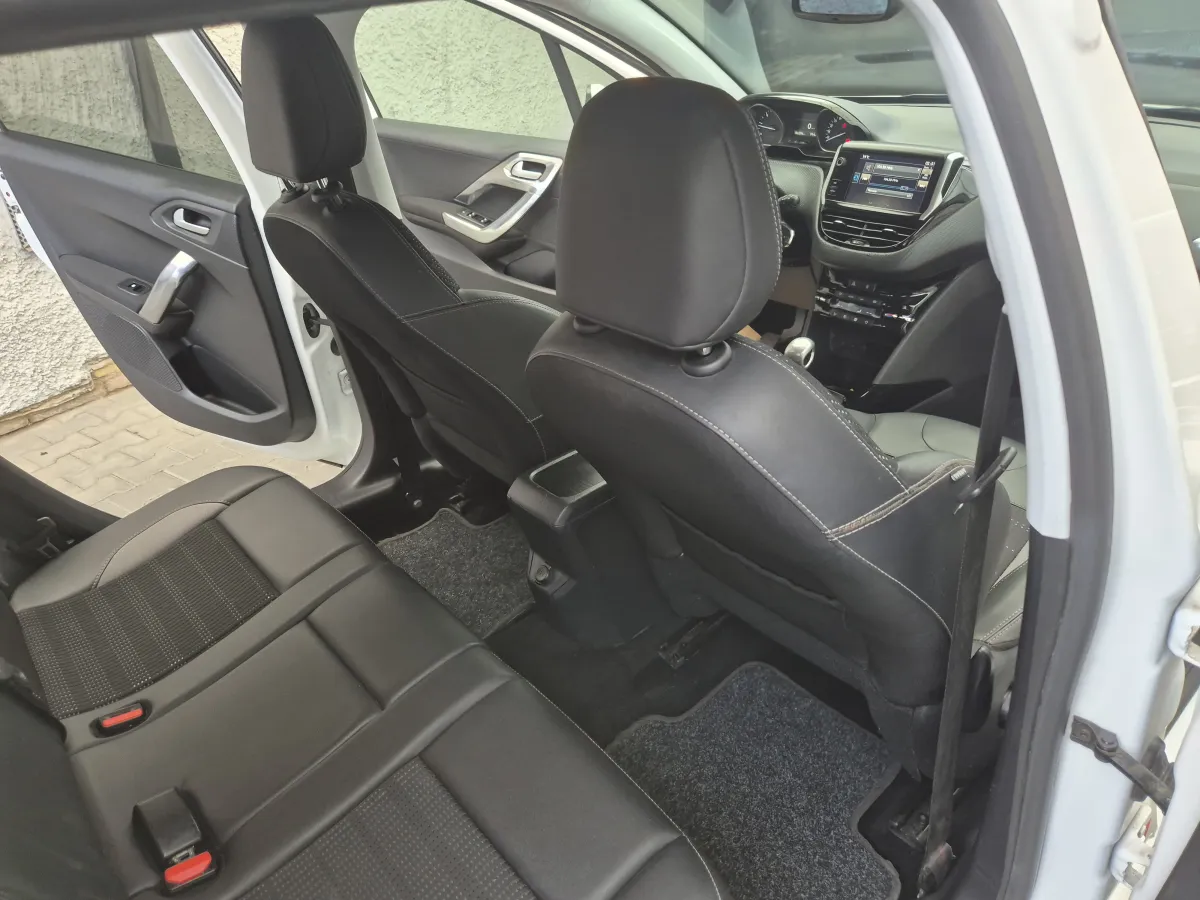 Peugeot 2008 1.6 e HDI ULLERE (2016) - slika 22