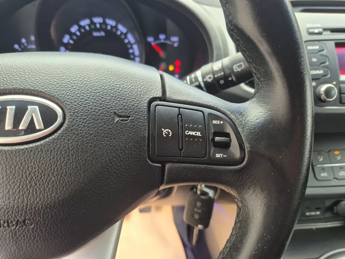 Kia Sportage 1.7 crdi (2012) - slika 35