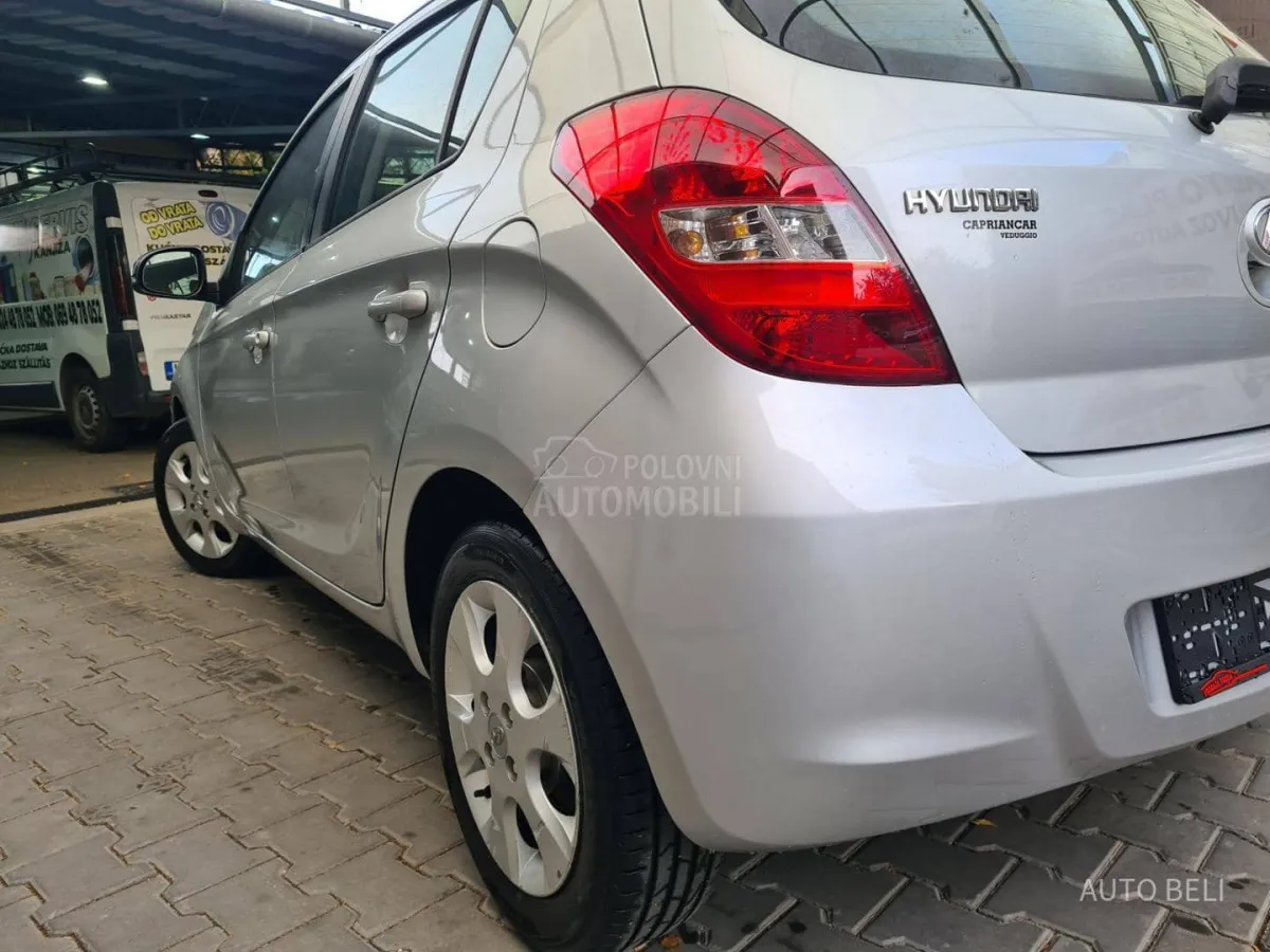 Hyundai i20 1.4 crdi (2011) - slika 8