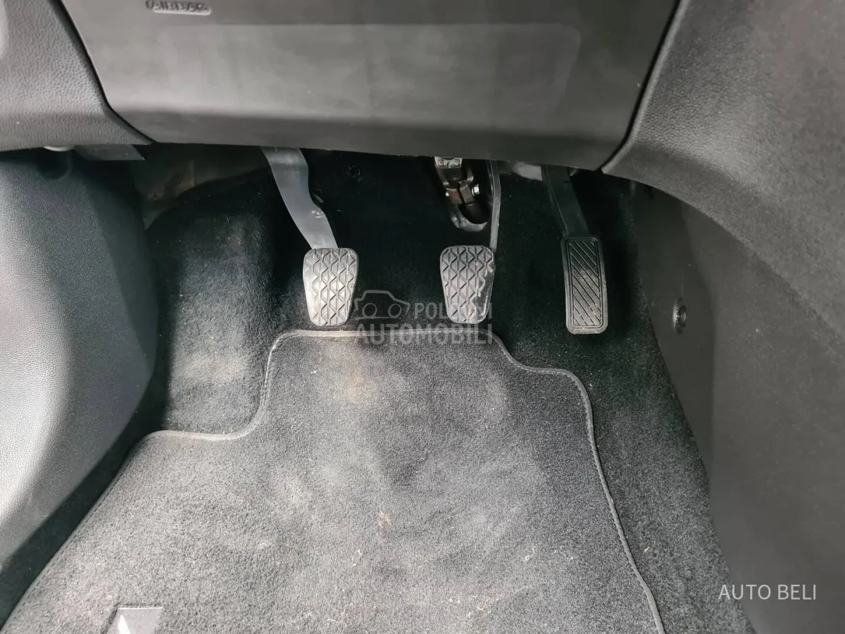 Ford Fiesta 1.4 tdci (2016) - slika 39