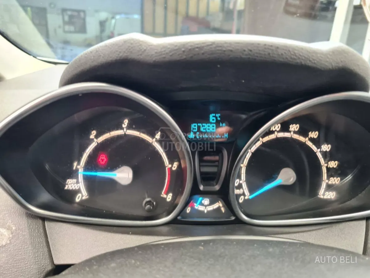 Ford Fiesta 1.4 tdci (2016) - slika 37