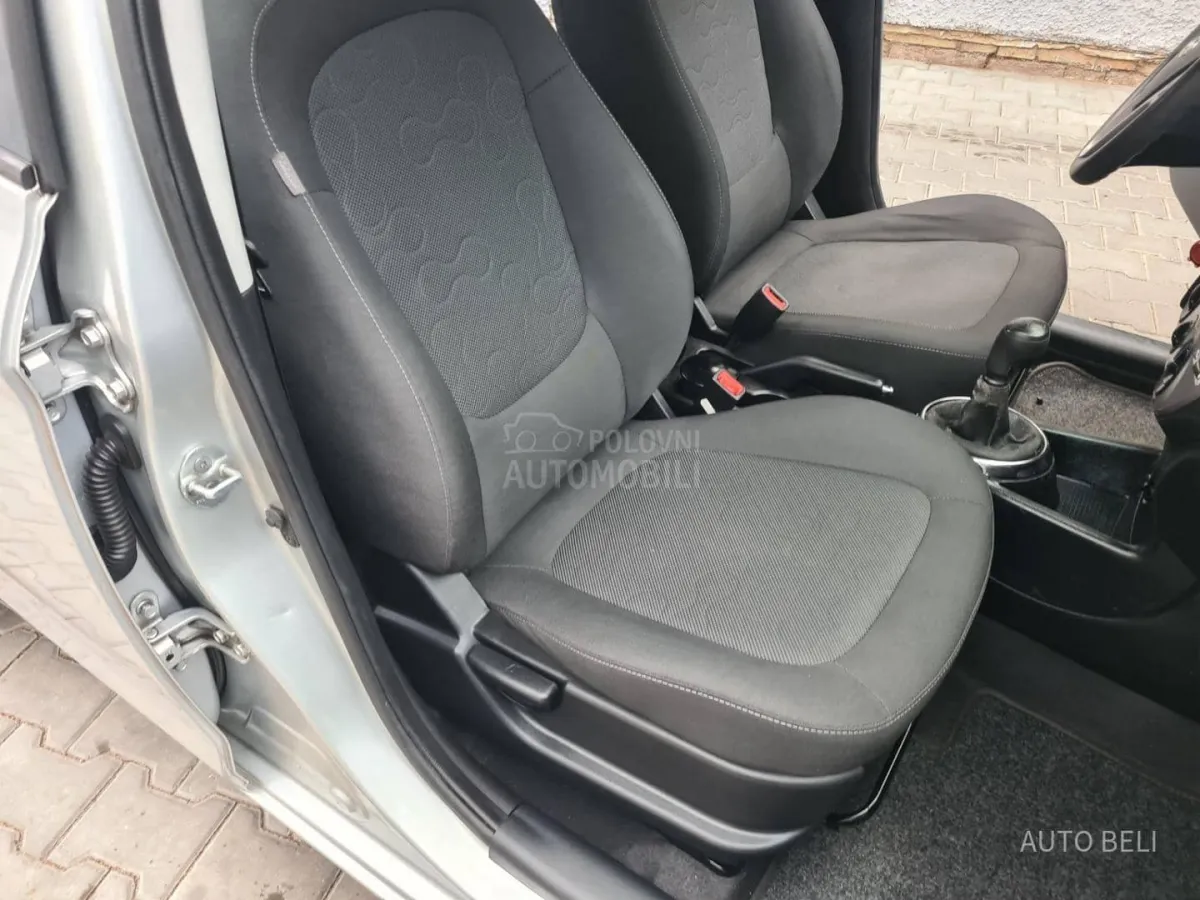 Hyundai i20 1.4 crdi (2011) - slika 26