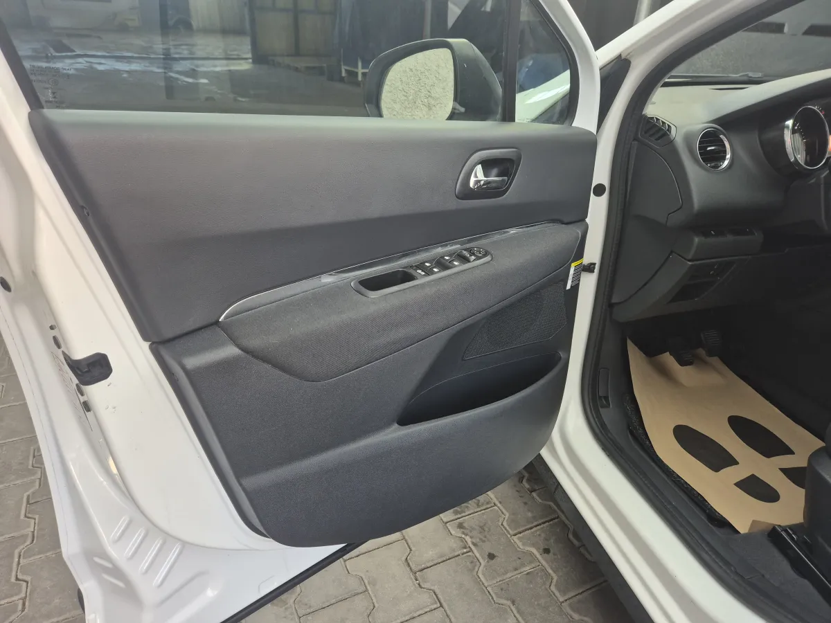 Peugeot 3008 1.6 HDI (2014) - slika 11