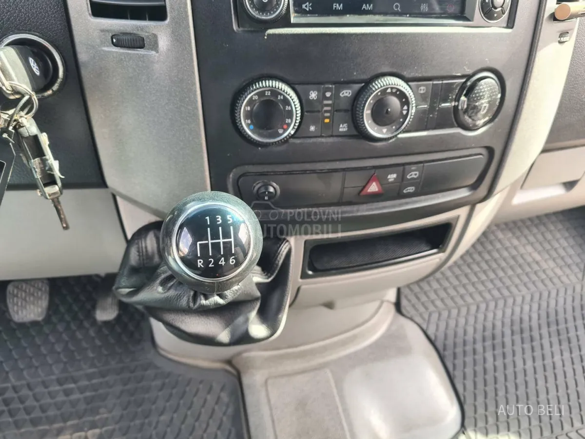 Volkswagen Crafter 2.0 tdi (2016) - slika 23