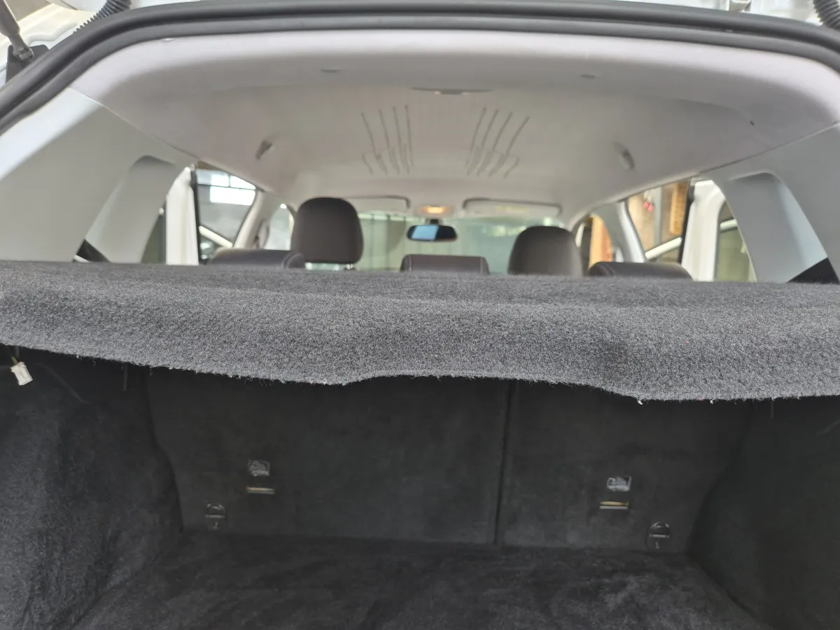 Peugeot 2008 1.6 e HDI ULLERE (2016) - slika 19