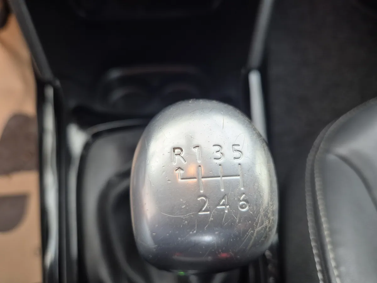 Peugeot 2008 1.6 e HDI ULLERE (2016) - slika 33