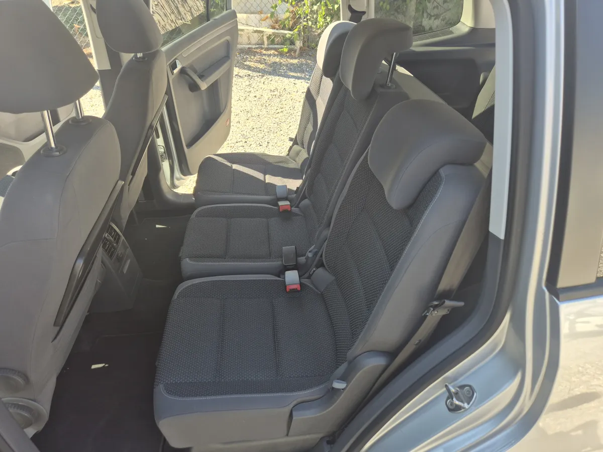 Volkswagen Touran 1.6 tdi (2011) - slika 17
