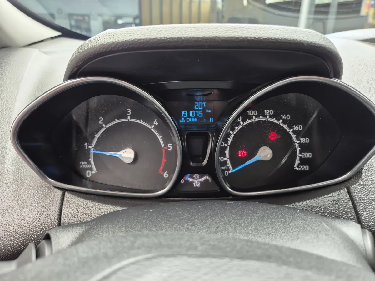 Ford EcoSport 1.5 TDCI (2016) - slika 38