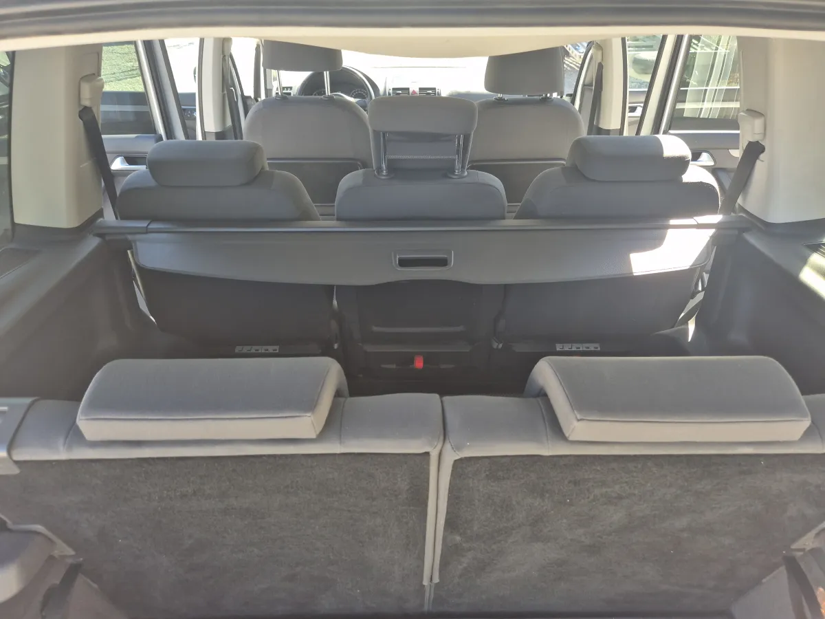 Volkswagen Touran 1.6 tdi (2011) - slika 20