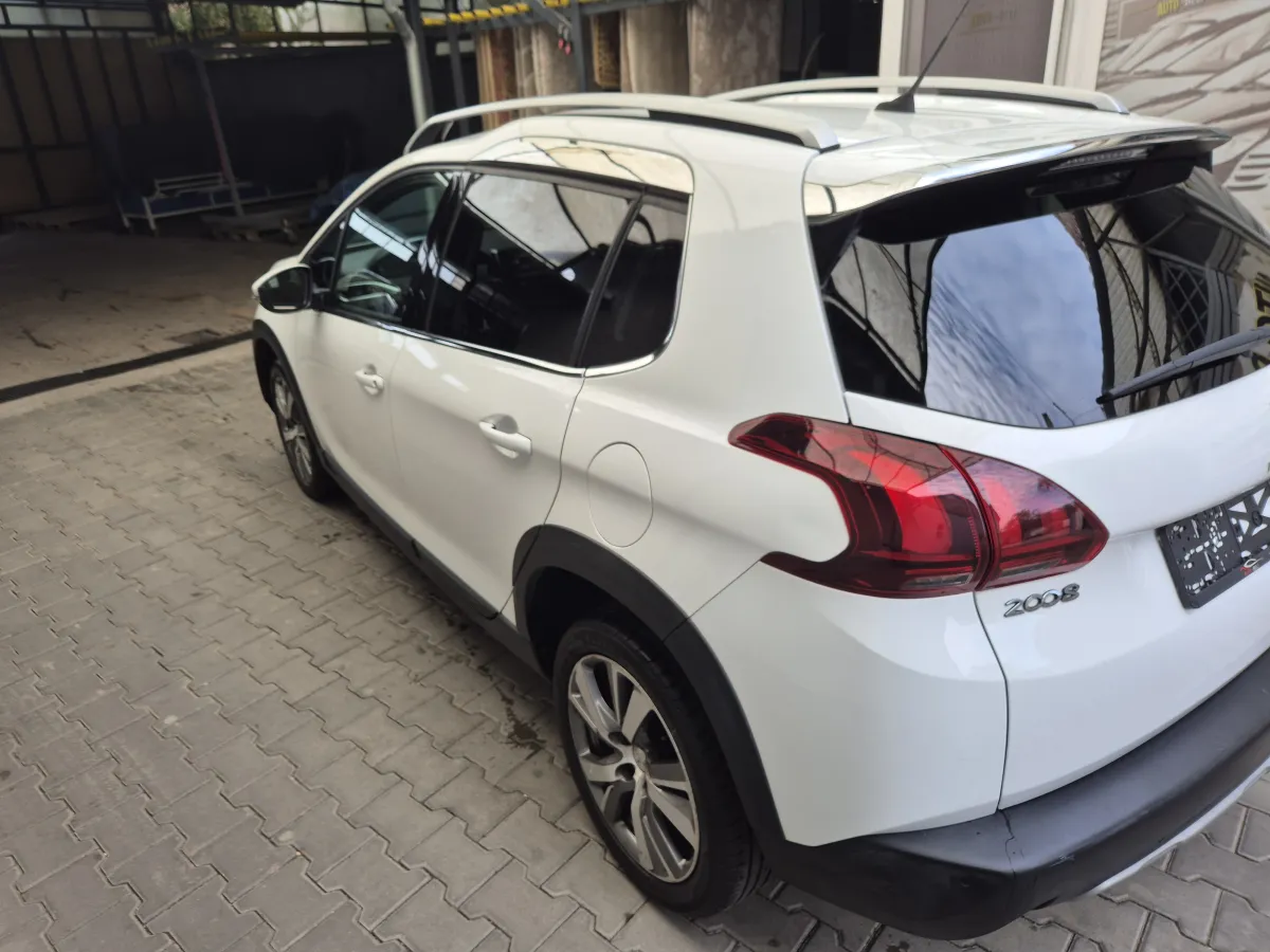 Peugeot 2008 1.6 e HDI ULLERE (2016) - slika 5