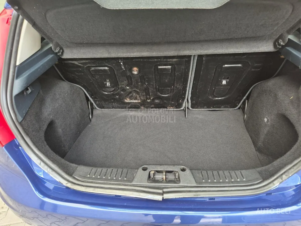 Ford Fiesta 1.25 (2009) - slika 17