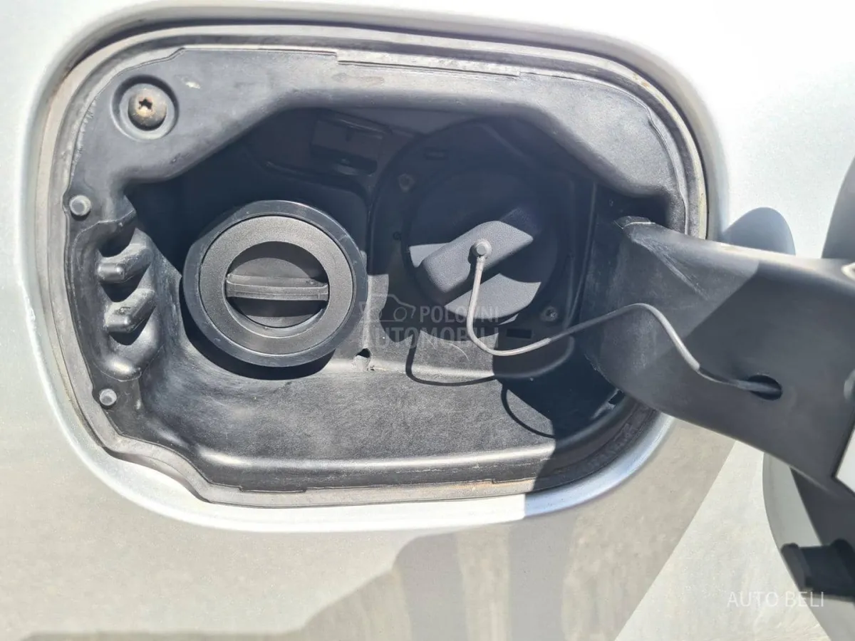 Renault Clio 1.2 (2012) - slika 45