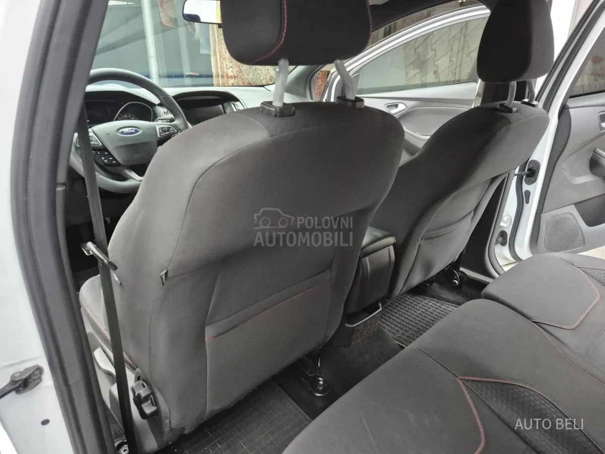 Ford Focus 1.5 ST-Line (2017) - slika 18
