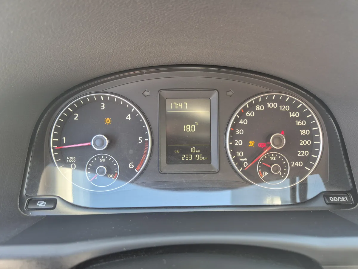 Volkswagen Touran 1.6 tdi (2011) - slika 28