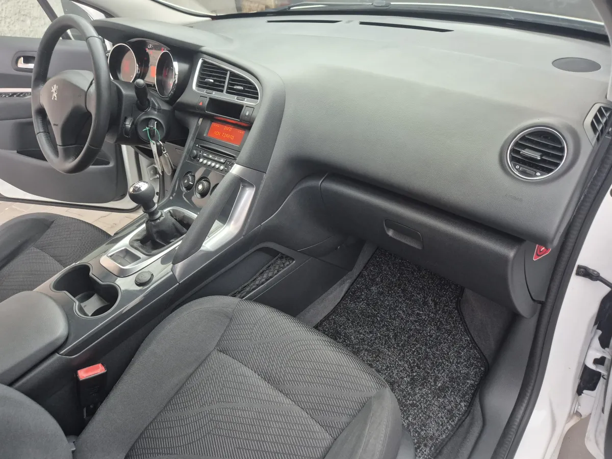 Peugeot 3008 1.6 HDI (2014) - slika 25