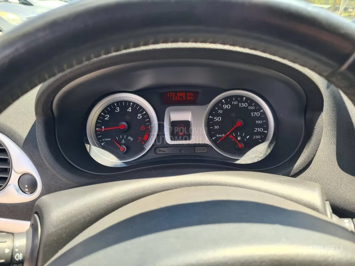 Renault Clio 1.2 (2012) - slika 31