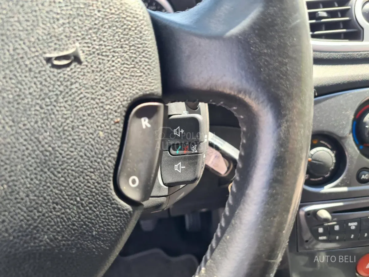 Renault Clio 1.2 (2012) - slika 33
