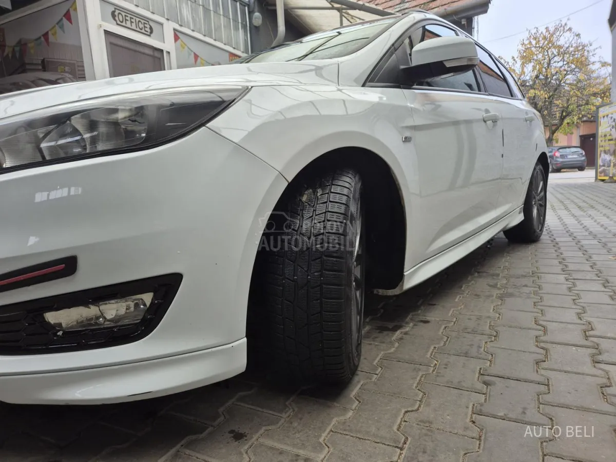 Ford Focus 1.5 ST-Line (2017) - slika 8