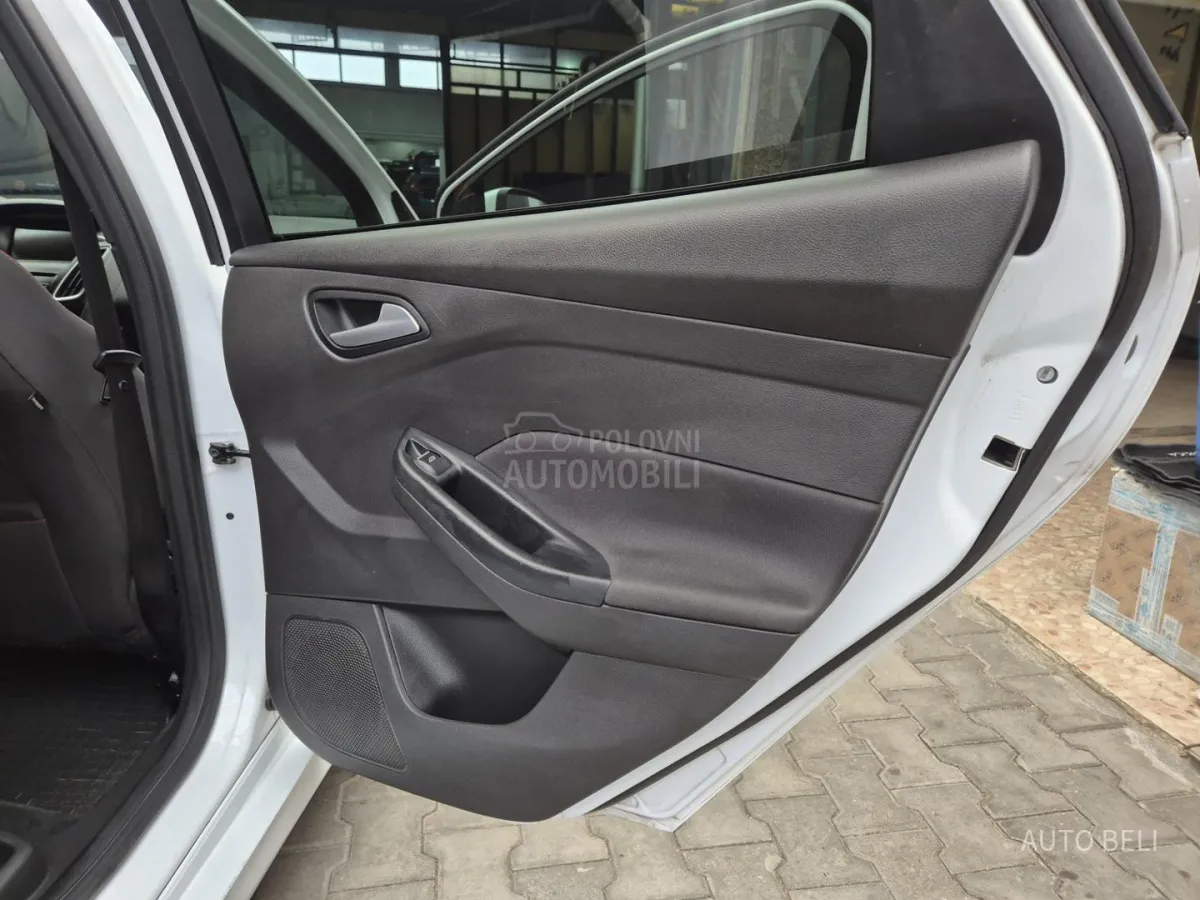 Ford Focus 1.5 ST-Line (2017) - slika 24