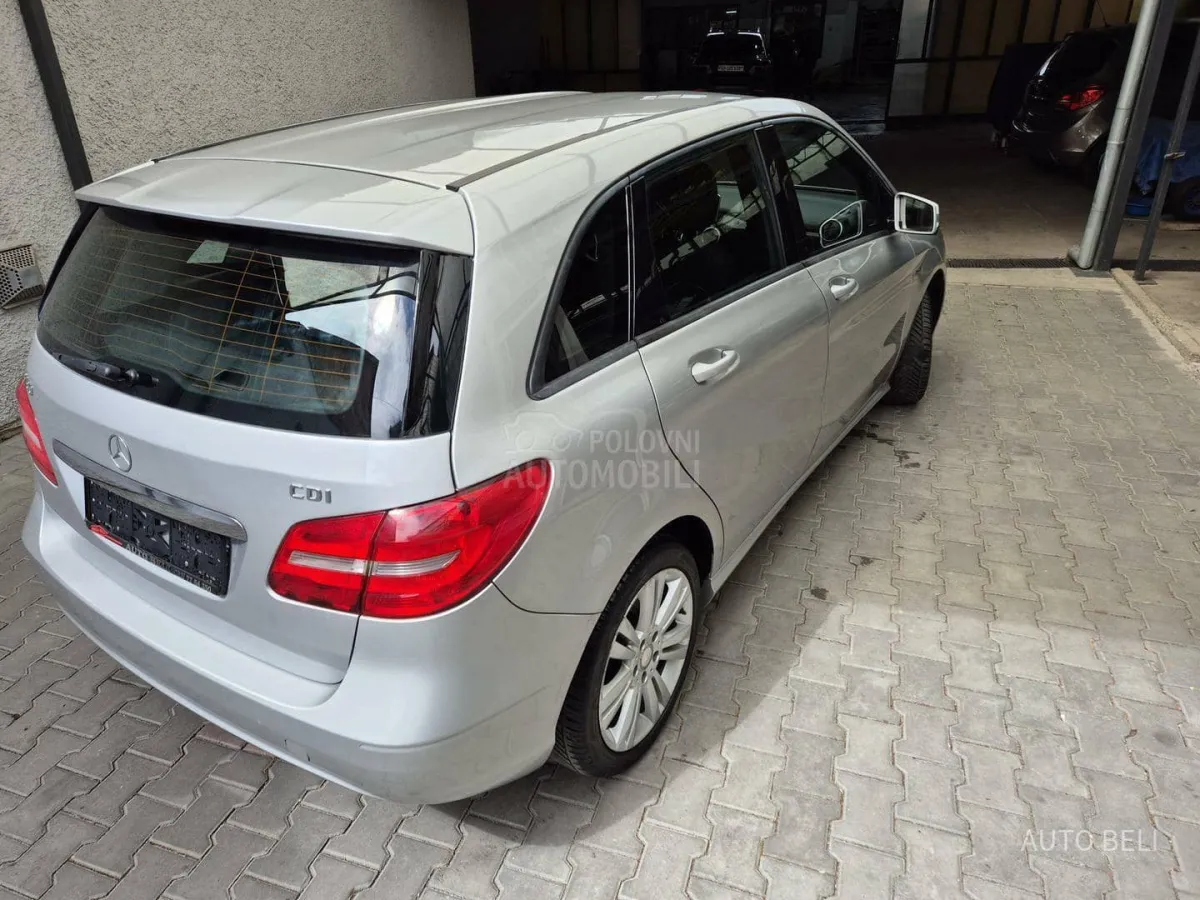 Mercedes Benz B 180 b180 cdi (2012) - slika 6