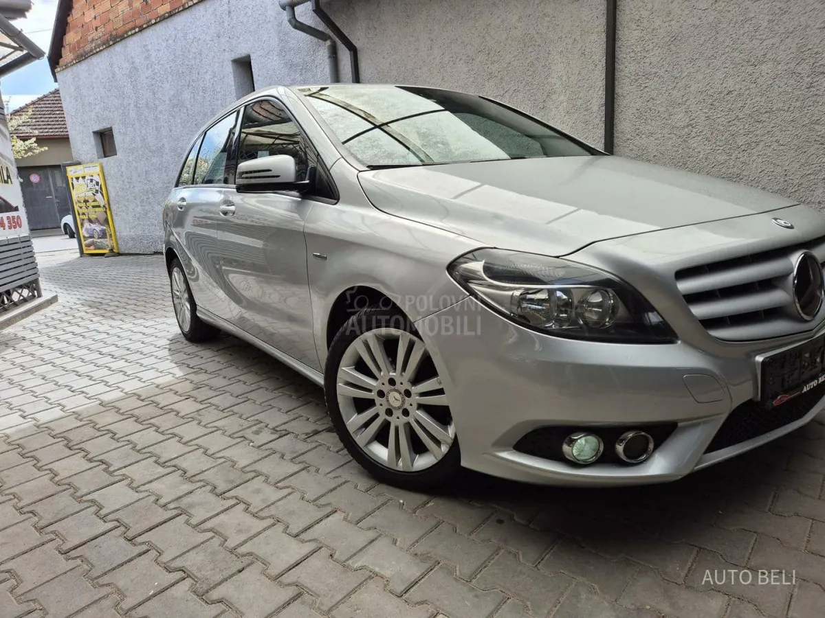 Mercedes Benz B 180 b180 cdi (2012) - slika 9