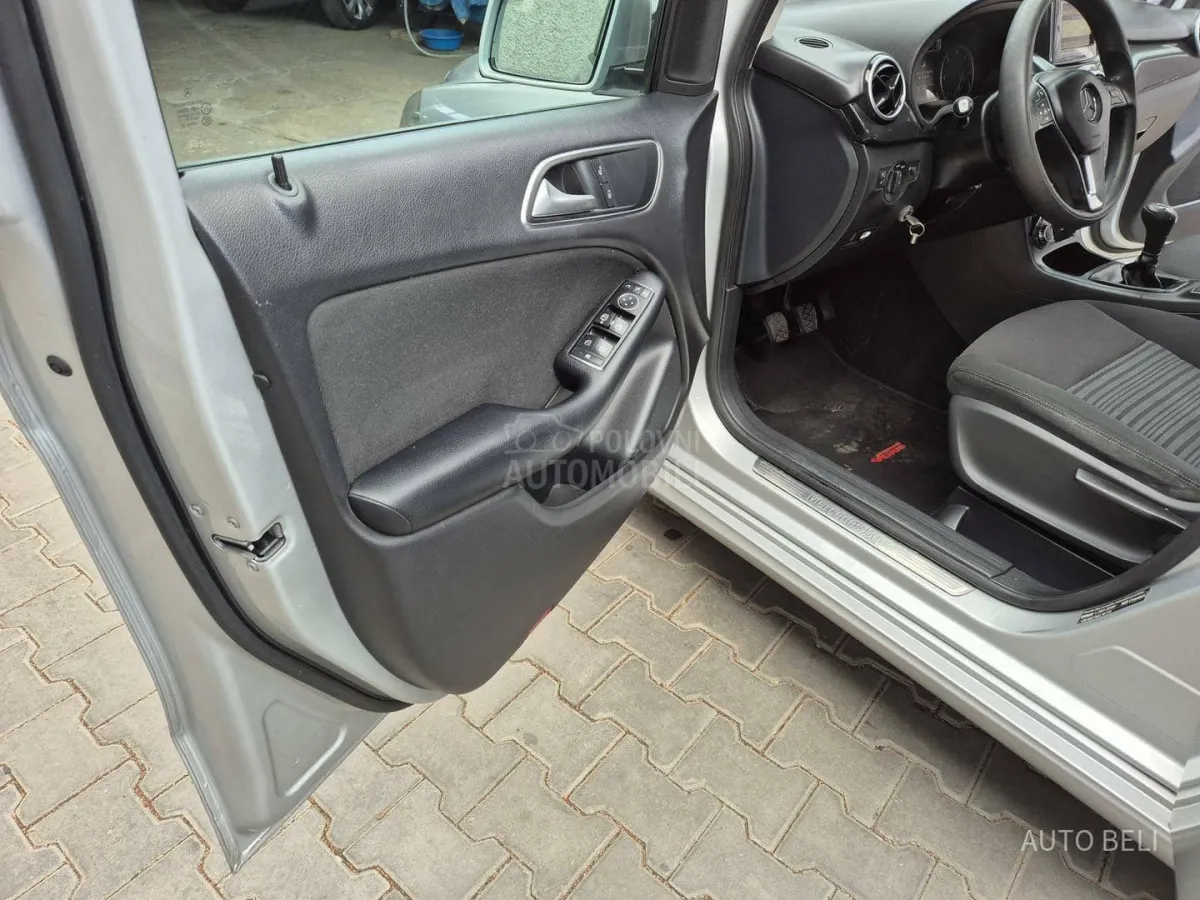 Mercedes Benz B 180 b180 cdi (2012) - slika 12