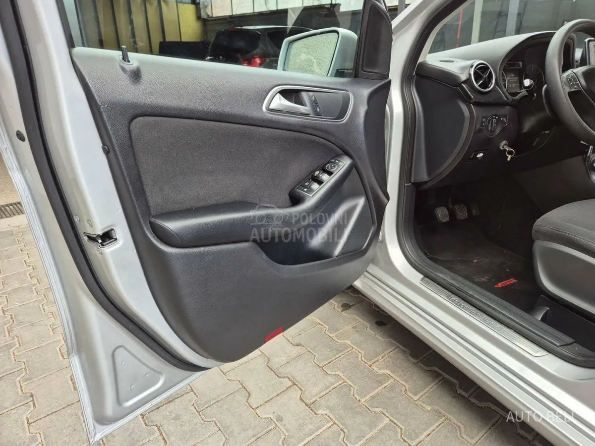 Mercedes Benz B 180 b180 cdi (2012) - slika 13
