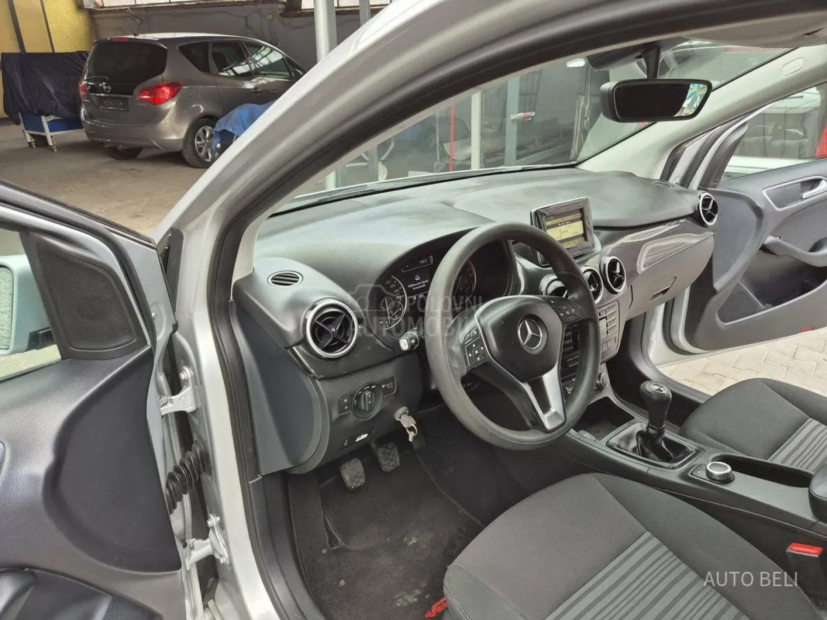 Mercedes Benz B 180 b180 cdi (2012) - slika 14