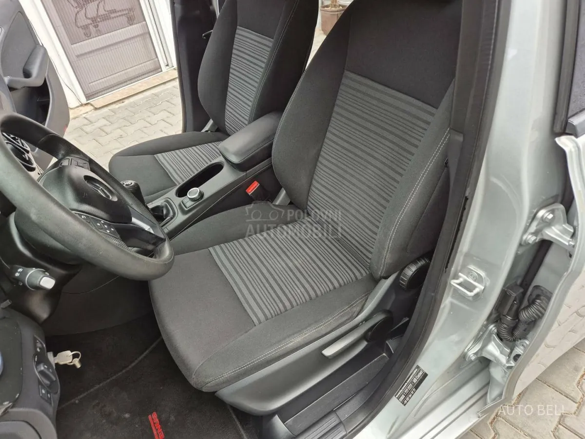 Mercedes Benz B 180 b180 cdi (2012) - slika 15