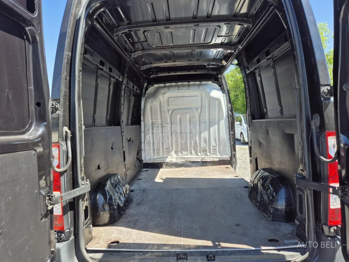 Nissan Nv400 2.3 dci (2015) - slika 15