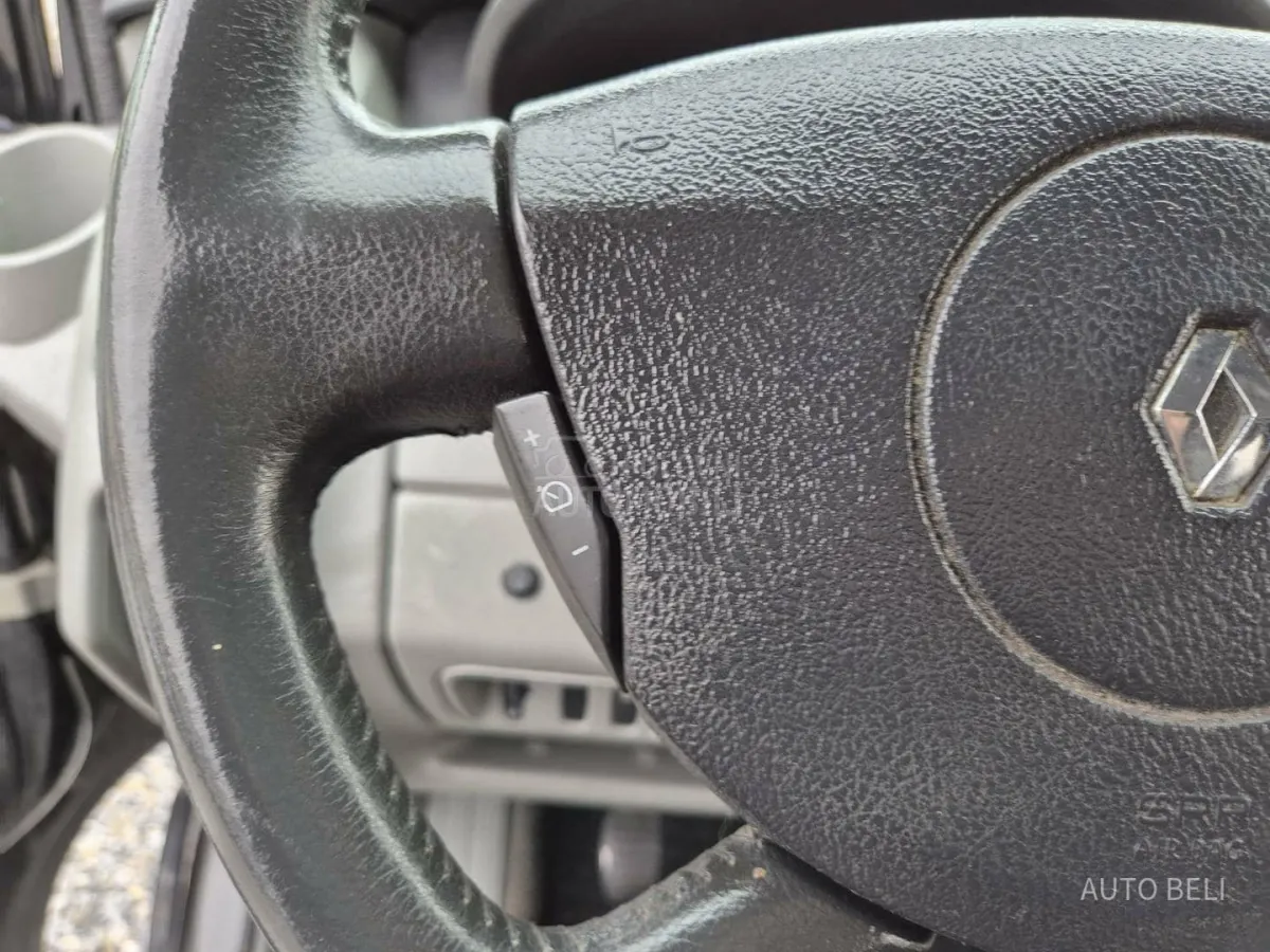 Renault Trafic 2.0 cdti (2010) - slika 29