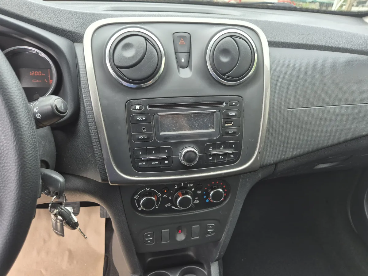 Dacia Sandero 1.5 DCI (2014) - slika 29
