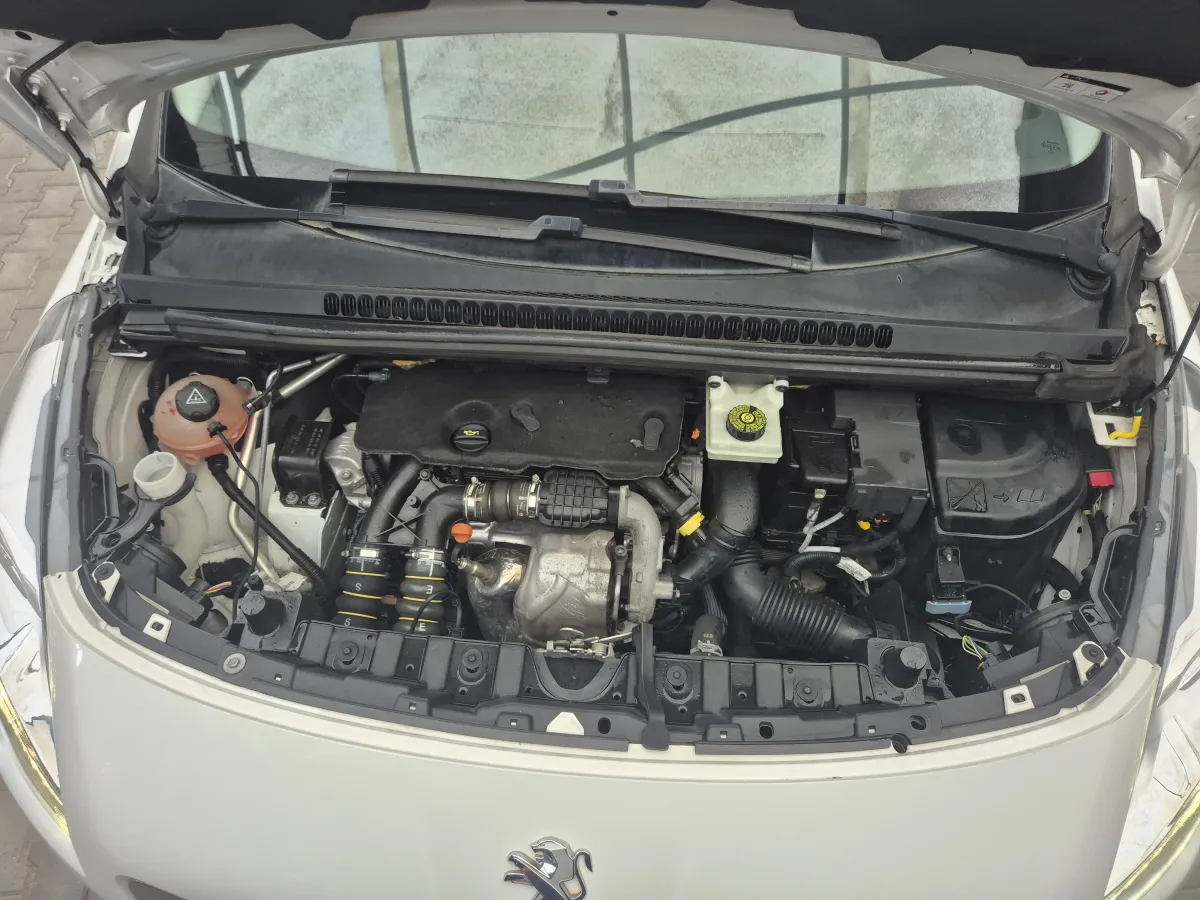 Peugeot 3008 1.6 HDI (2014) - slika 39