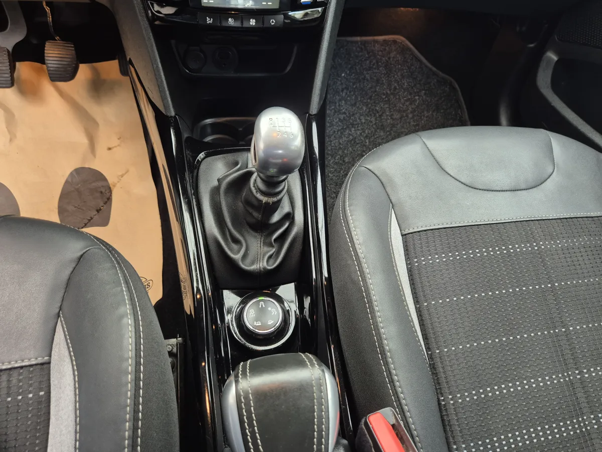 Peugeot 2008 1.6 e HDI ULLERE (2016) - slika 32