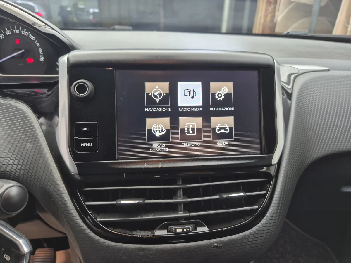 Peugeot 2008 1.6 e HDI ULLERE (2016) - slika 34