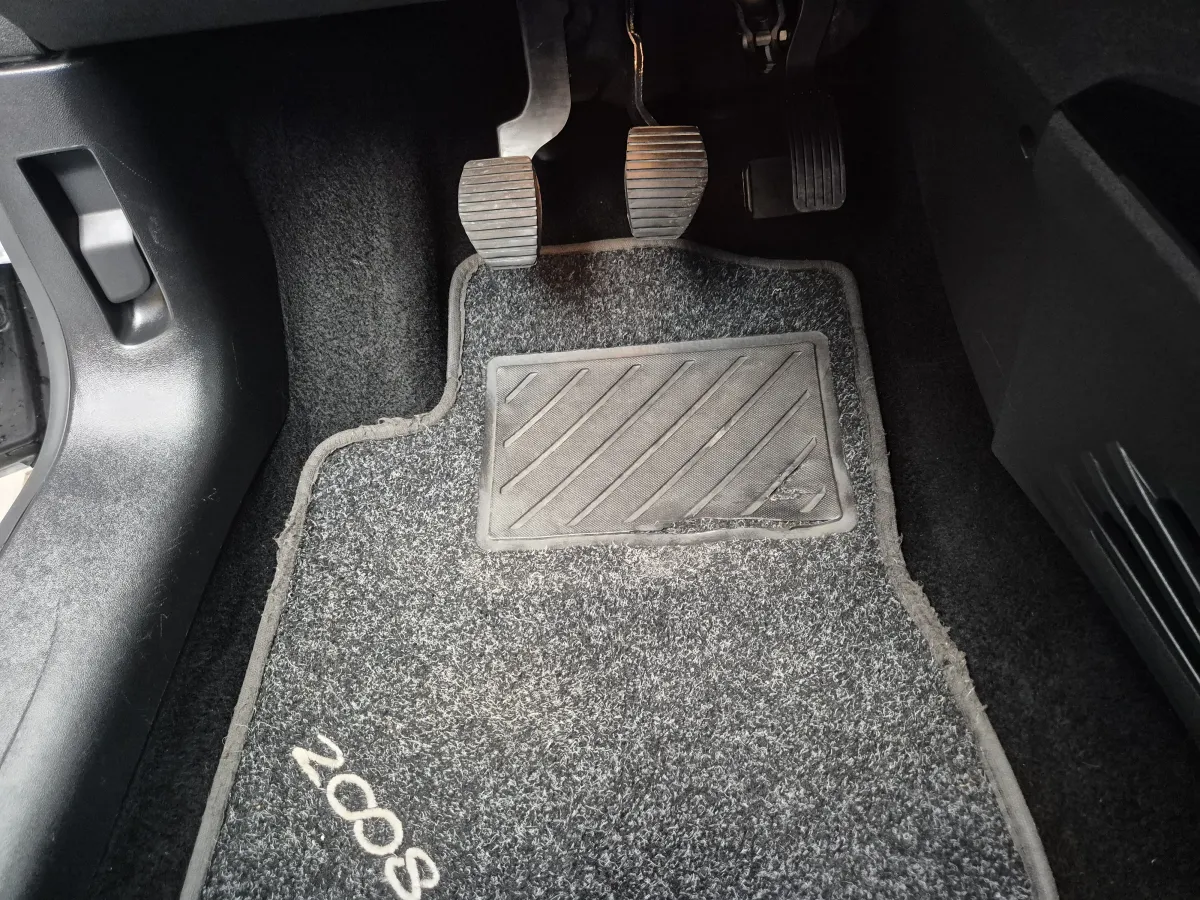 Peugeot 2008 1.6 e HDI ULLERE (2016) - slika 38