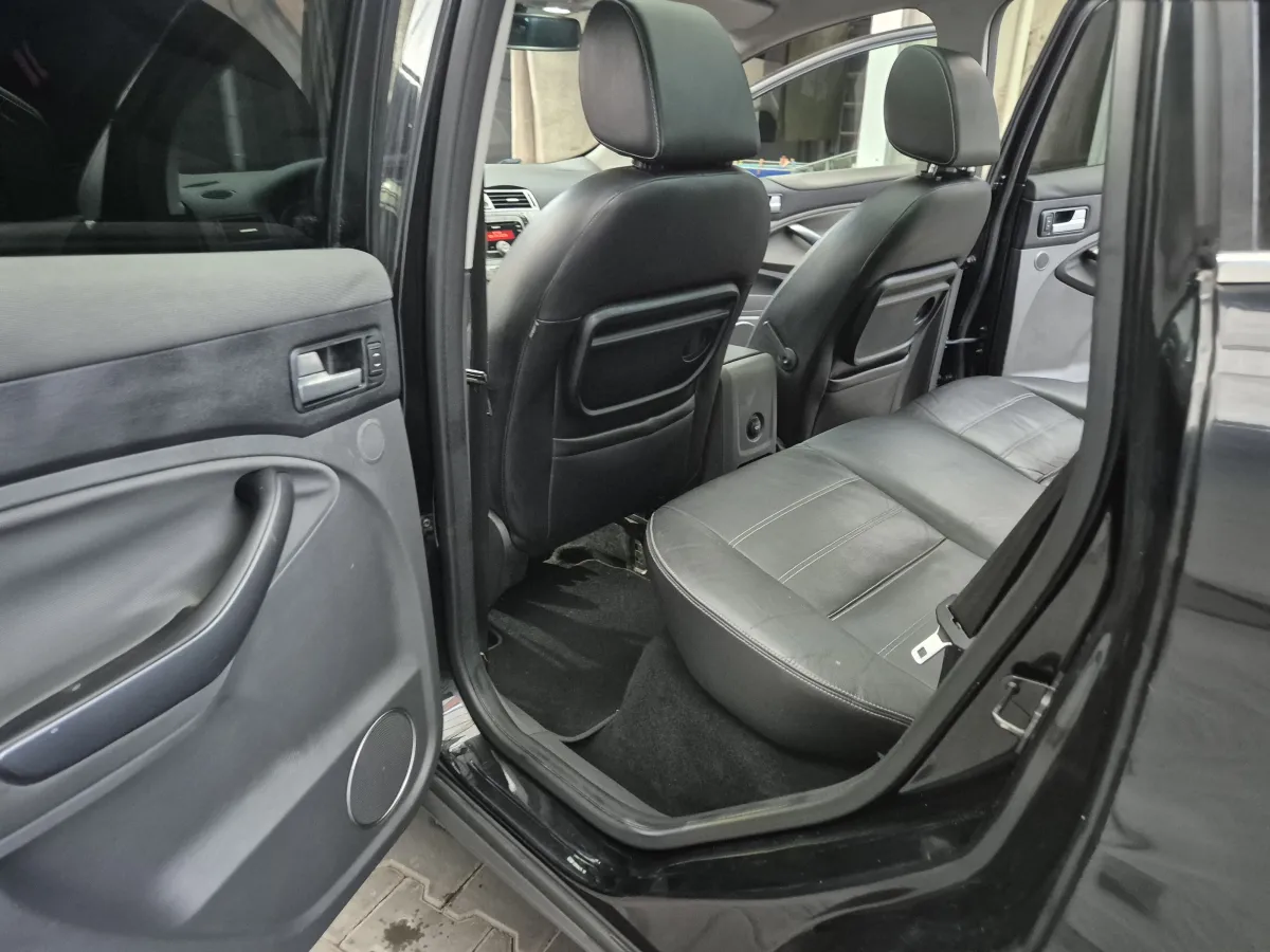 Ford Kuga 2.0 TDCI (2012) - slika 15