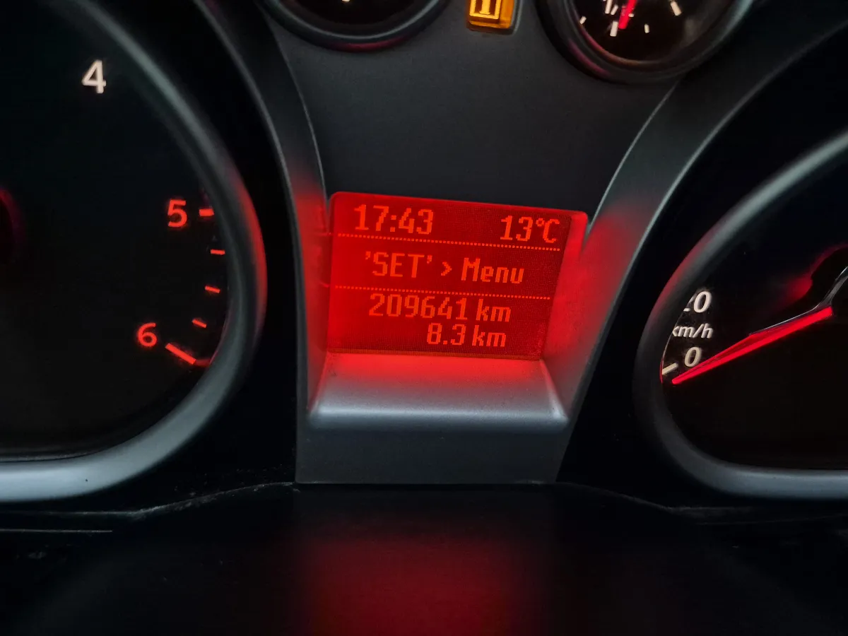 Ford Kuga 2.0 TDCI (2012) - slika 35
